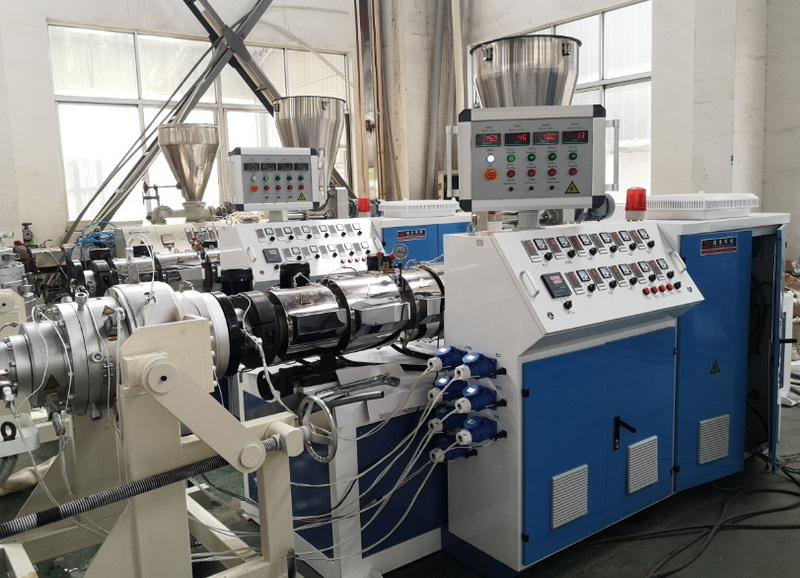Хатти истеҳсоли Extrusion.jpg