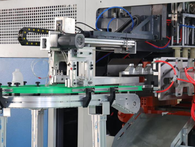 Automatische Extrusionsmaschine_10.jpg
