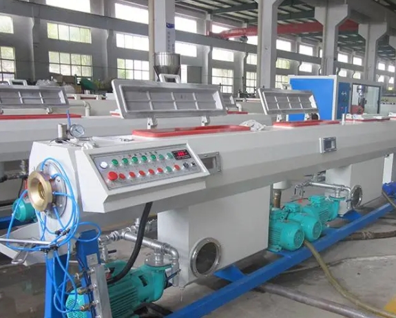 Extrusi&oacute;n de pel&iacute;cula polim&eacute;rica.jpg