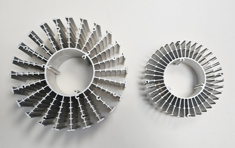 profils de dissipateur thermique en aluminium extrud&eacute;_1.jpg